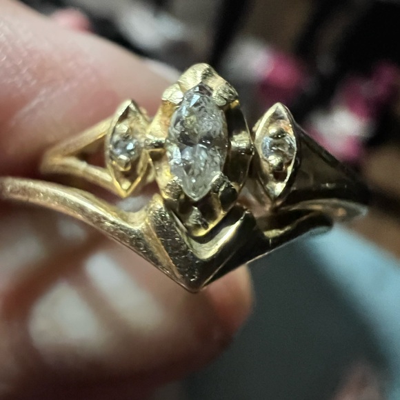 BEAUTIFUL.50 KARAT DIAMOND AND GOLD  RING SIZE 8 - Picture 1 of 9